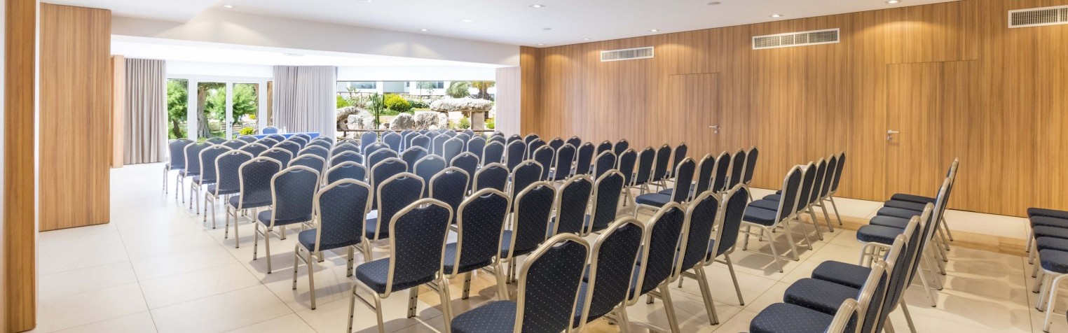 Athena - Theatre Style 1